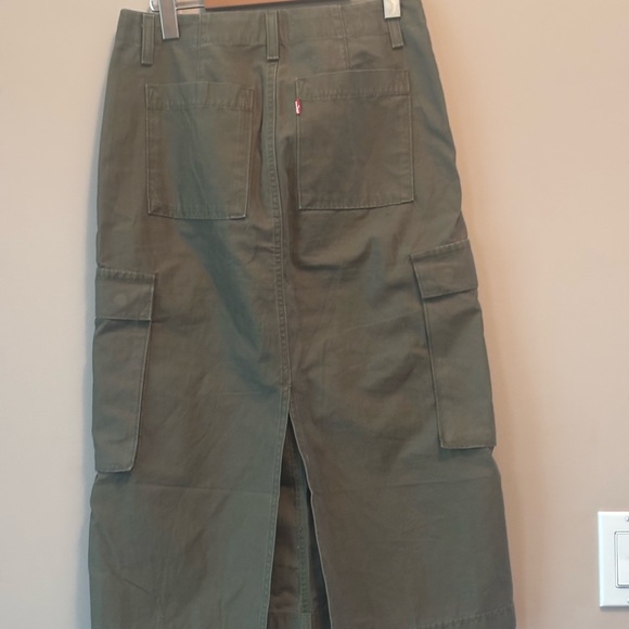 Levi’s green cargo skirt - Picture 2 of 3